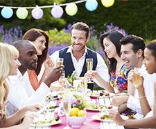 friends are dining outside